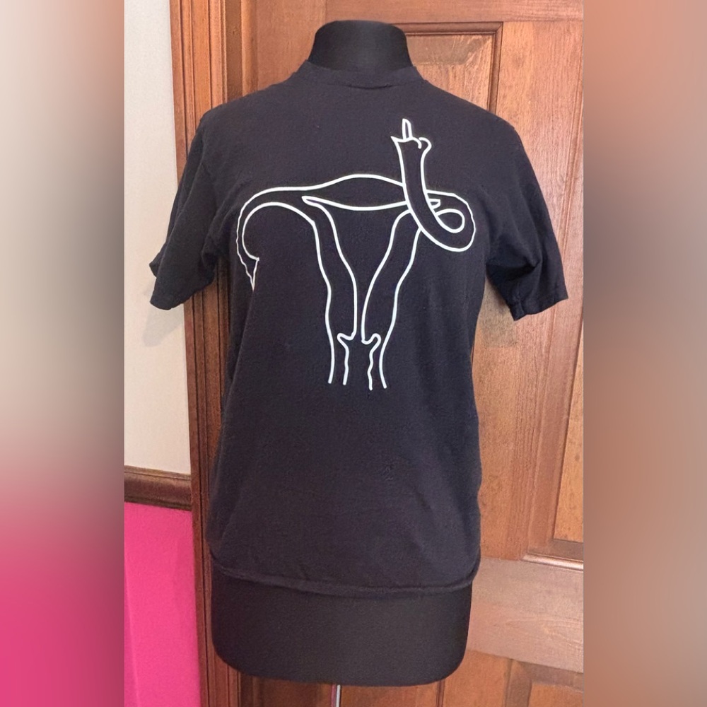 Middle Finger Uterus Women Pro Choice Equal Rights Uterus Black T-shirt size S
